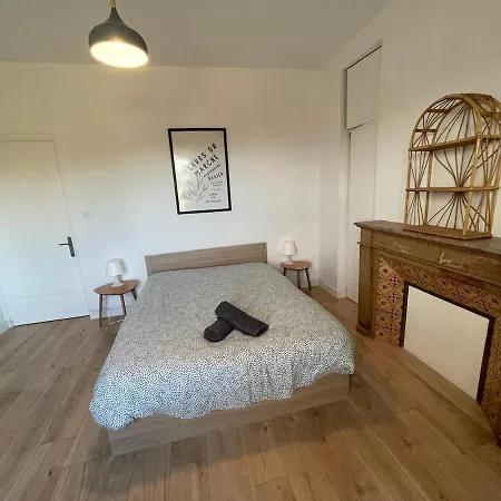 Large Bright, Designer Et Air-conditioned 1 Bedroom *