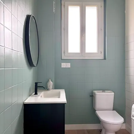 Large Bright, Designer Et Air-conditioned 1 Bedroom Apartment