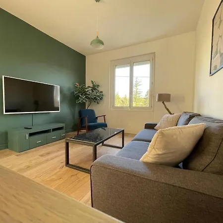 Large Bright, Designer Et Air-conditioned 1 Bedroom