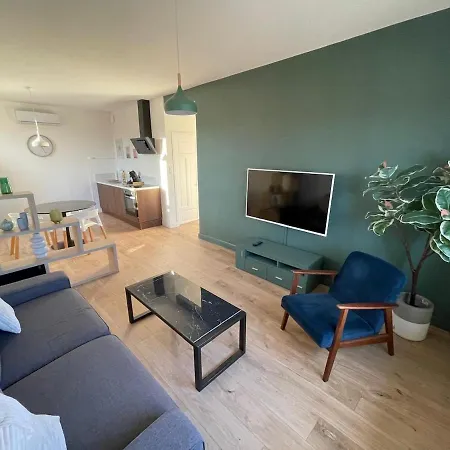 Large Bright, Designer Et Air-conditioned 1 Bedroom Castres (Tarn)