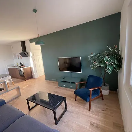 דירה Large Bright, Designer Et Air-conditioned 1 Bedroom *